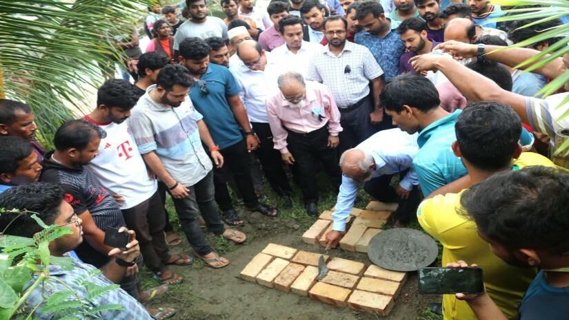 বশেমুরবিপ্রবিতে রিতু-হিয়ার স্মরণে স্মৃতিস্তম্ভ
