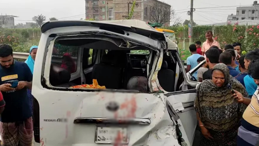 হাওড়ে বেড়াতে গিয়ে সড়ক দুর্ঘটনায় নিহত ২