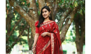 ৬ তলা থেকে লাফ দিয়ে ইবি ছাত্রীর মৃত্যু
