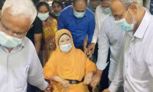 হাসপাতালে খালেদা জিয়া, ভর্তির পরামর্শ চিকিৎসকদের