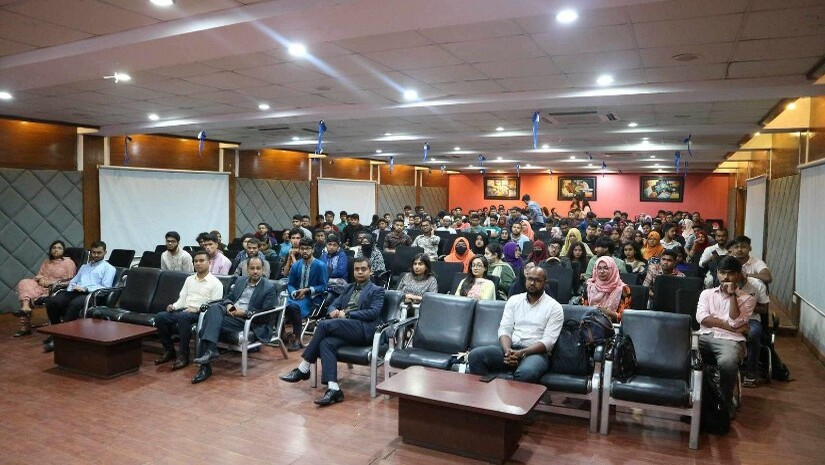 ঢাবিতে শেয়ার মার্কেট নিয়ে ওয়ার্কশপের আয়োজন করল ভয়েস অব বিজনেস