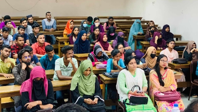 ৬৬ শিক্ষার্থীকে ঢাবিতে ভর্তি সহায়তা দিল ‘মানুষ মানুষের জন্য’ ফাউন্ডেশন