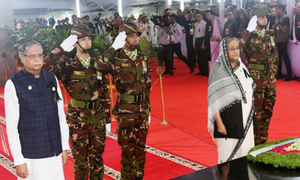 বঙ্গবন্ধুর প্রতিকৃতিতে রাষ্ট্রপতি ও প্রধানমন্ত্রীর শ্রদ্ধা