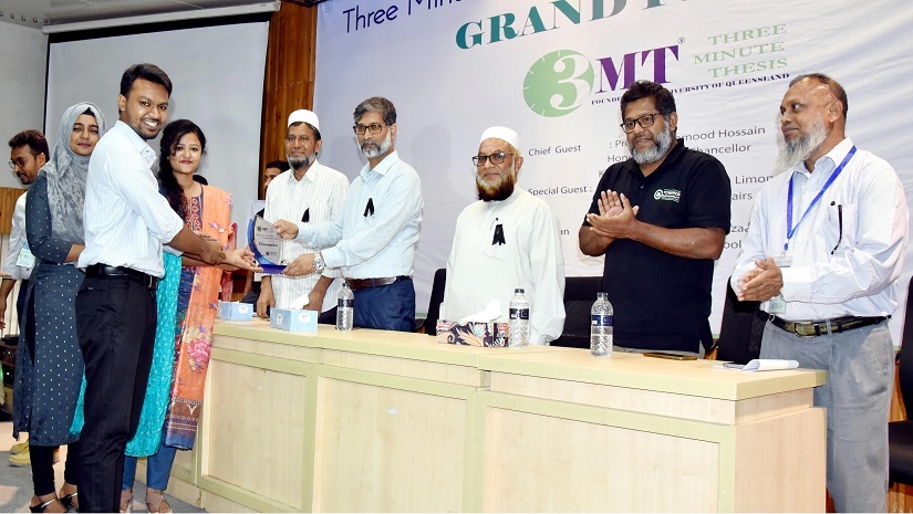খুবির থ্রি মিনিট থিসিস কম্পিটিশনে যৌথ চ্যাম্পিয়ন তিনজন