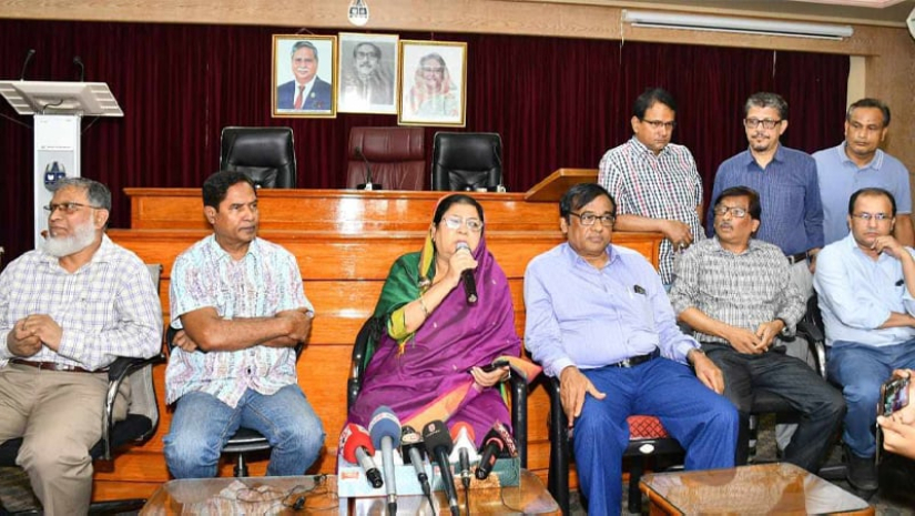 আমি বাসায় থাকলে আমাকেও মেরে ফেলতো: চবি উপাচার্য