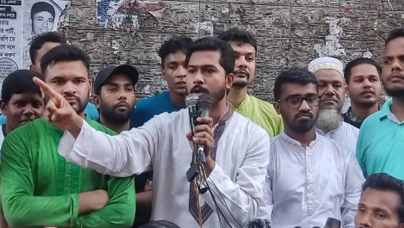 সেলফিও গদি টেকাতে পারবে না: নুর