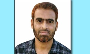 প্রবাসীর স্ত্রীর ঘর থেকে জনতার হাতে আটক স্কুল শিক্ষক