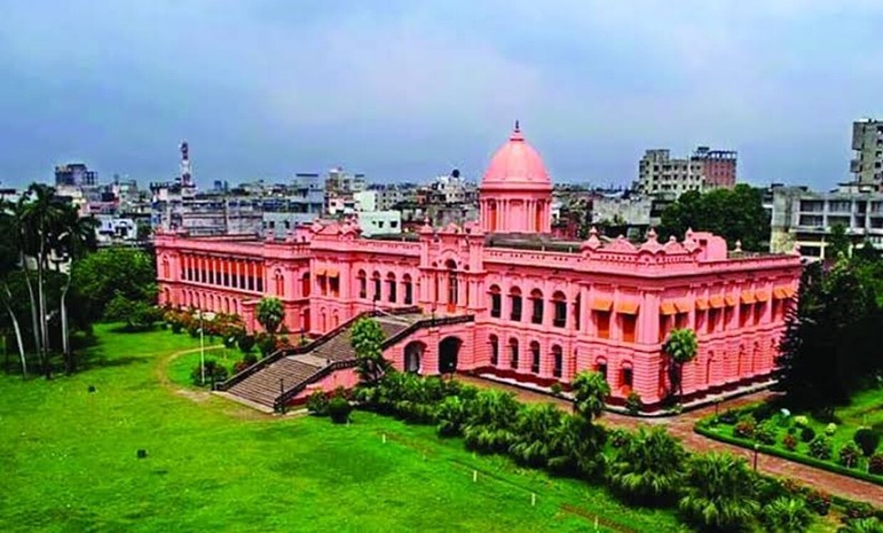 বিনামূল্যে আহসান মঞ্জিলে প্রবেশের সুযোগ পাবেন জবি শিক্ষার্থীরা