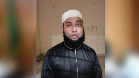 মাদ্রাসা ছাত্রকে গরম ইস্ত্রির ছ্যাঁকা দিয়ে নির্যাতন শিক্ষকের