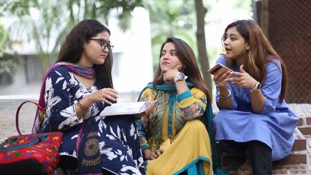 বিশ্ববিদ্যালয় শিক্ষার্থীদের জীবন-গল্প নিয়ে ওয়েব সিরিজ ‘ক্যাম্পাস রিটার্নস’