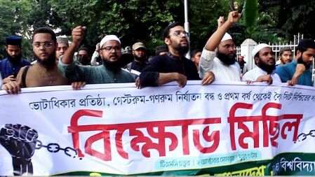 ‘ঢাবির গণরুমে ছাত্রদের প্রতিভাকে কবর দেওয়া হয়’