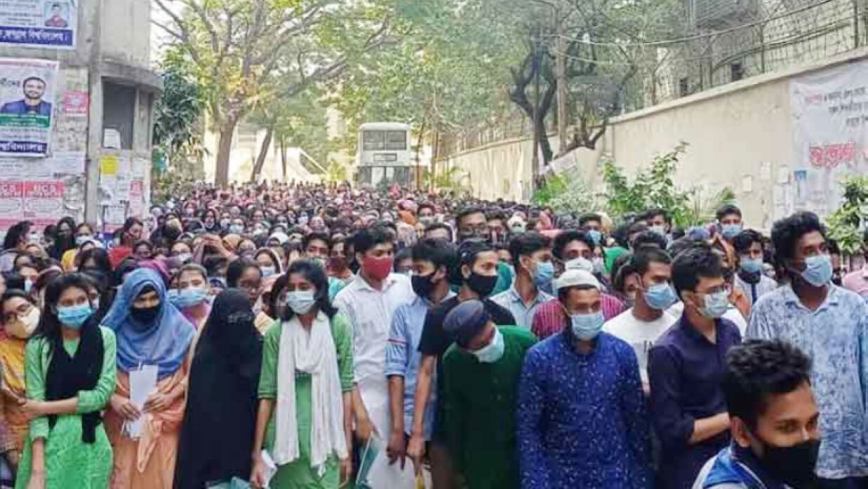 গুচ্ছে আন্তঃবিশ্ববিদ্যালয় মাইগ্রেশন চালুর দাবিতে রাষ্ট্রপতিকে স্মারকলিপি
