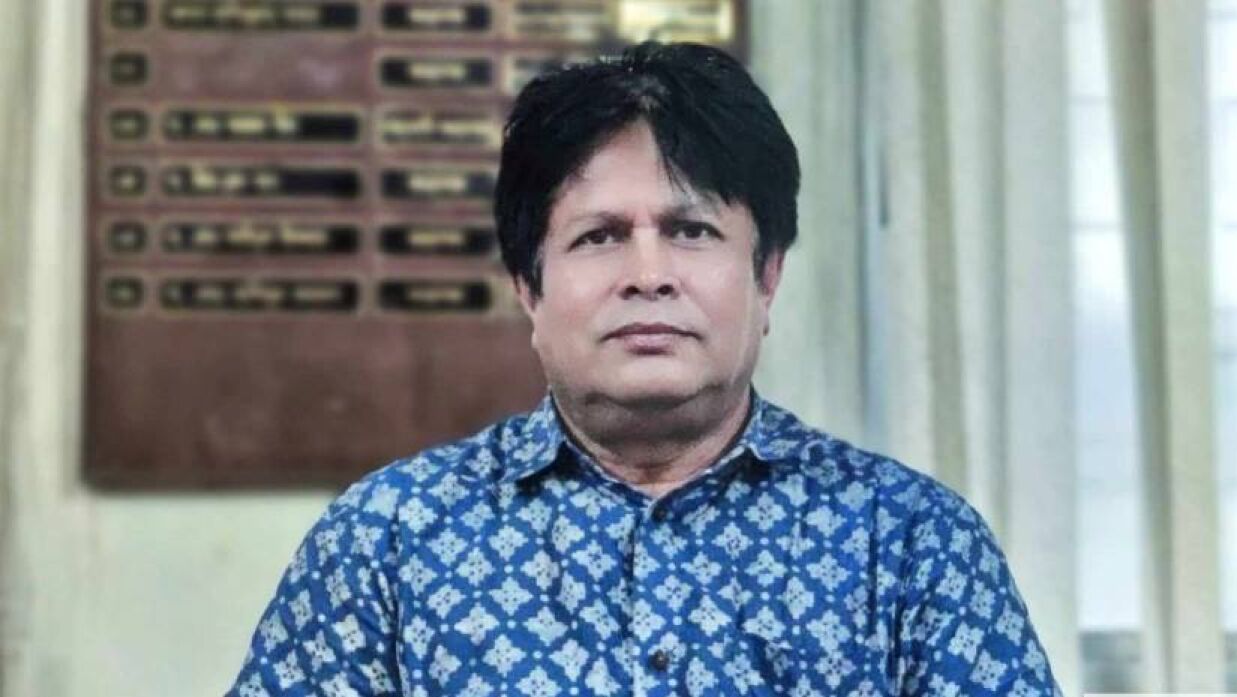 জবির কোষাধ্যক্ষ পদের দৌড়ে যৌন কেলেঙ্কারিতে অপসারিত শিক্ষক