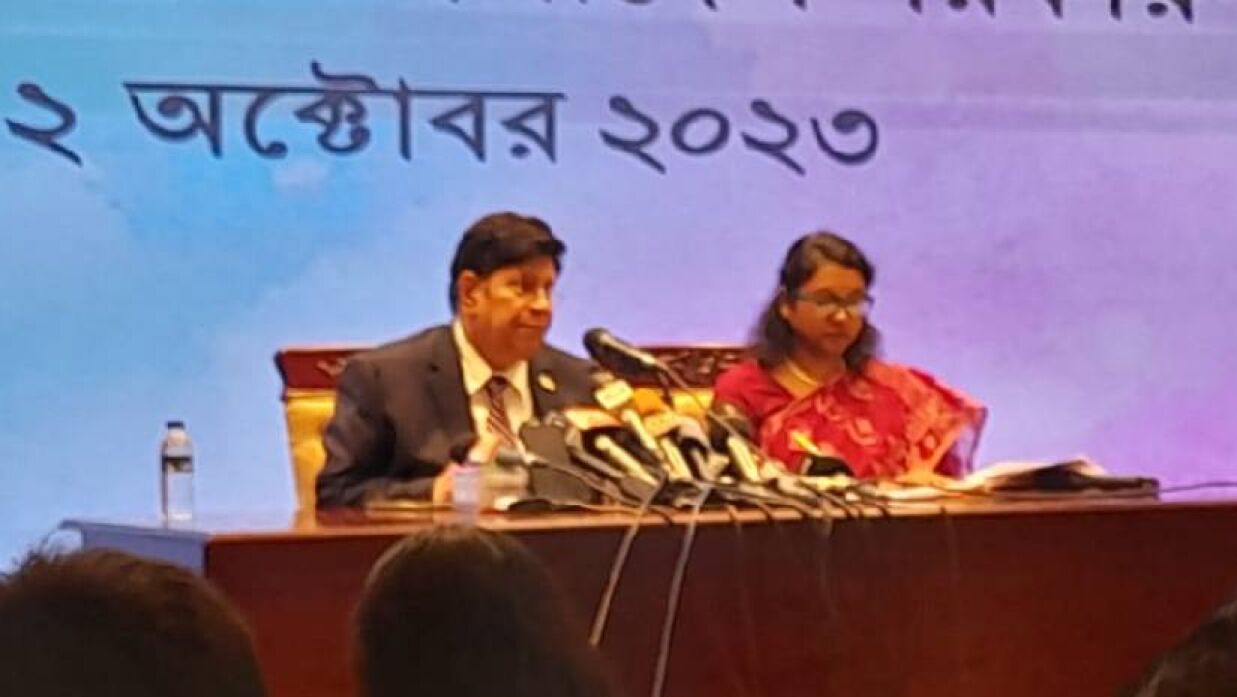 চীনকে আটকাতে যুক্তরাষ্ট্রকে টাকা নিয়ে আসার পরামর্শ পররাষ্ট্রমন্ত্রীর