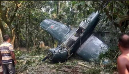 বগুড়ায় প্রশিক্ষণ বিমান বিধস্ত