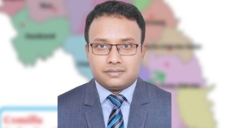 নামাজের কাতার থেকে ইউএনওকে সরতে বলায় ‘চাকরি গেল’ ইমামের