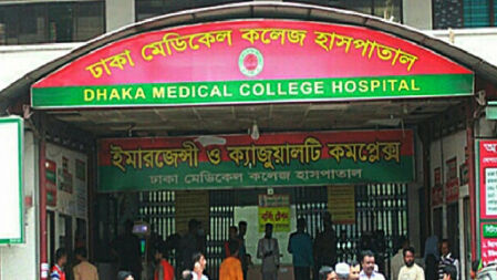 রাজধানীতে সড়ক দুর্ঘটনায় মাদ্রাসাছাত্র নিহত