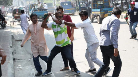 কাকরাইলে আওয়ামী লীগ-বিএনপি সংঘর্ষ