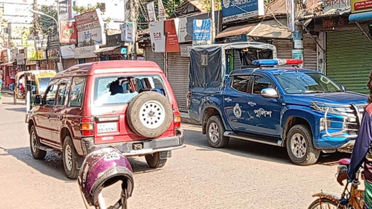 হরতালে কিশোরগঞ্জে ইউএনওর গাড়ি ভাঙচুর
