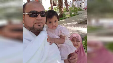ওমরায় যাওয়ার পথে ২ মেয়েকে হারালেন বাংলাদেশি দম্পতি