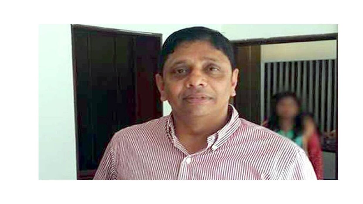 মধ্যরাতে বিএনপি নেতা ব্যারিস্টার অসীমের বাসায় অভিযান