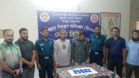 ইয়াবা মামলায় বরখাস্ত হওয়া পুলিশ সদস্য ইয়াবাসহ আটক