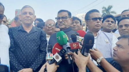 দেশের গণতন্ত্র কঠিন চ্যালেঞ্জ অতিক্রম করছে : ওবায়দুল কাদের