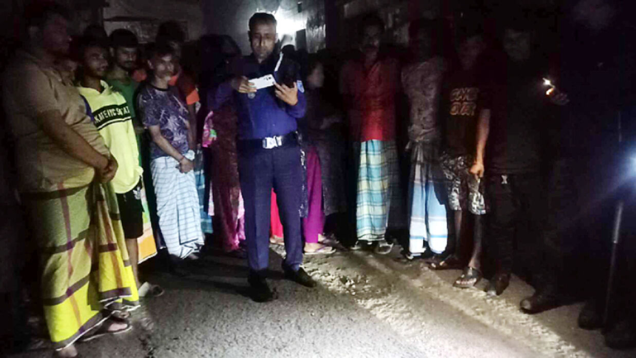মাইকে ঘোষণা দিয়ে গণপিটুনি, ছিনতাইকারী নিহত