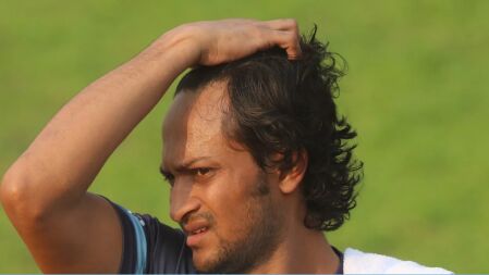গণভবন এলাকায় মোবাইল হারালেন সাকিব
