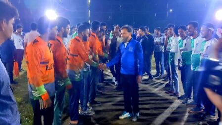 বাকৃবিতে বিজয় দিবস নৈশ ক্রিকেট টুর্নামেন্টের উদ্বোধন