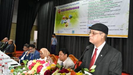 ‘কৃষি বিজ্ঞানীরা ১৮ কোটি মানুষের খাবারের যোগানের ব্যবস্থা করেছেন’