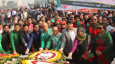 বিজয় দিবসে জাতীয় স্মৃতিসৌধে ইউজিসির শ্রদ্ধা নিবেদন