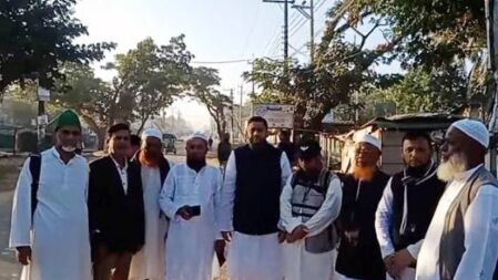 পায়ে হেঁটে হজযাত্রায় টেকনাফের শিক্ষক জামিল