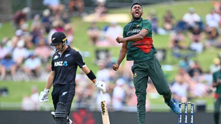 টাইগারদের বোলিং তোপে কিউইরা, ৯৮ রানে অল আউট
