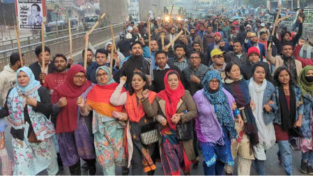 রাজধানীতে রিজভীর নেতৃত্বে লাঠি মিছিল