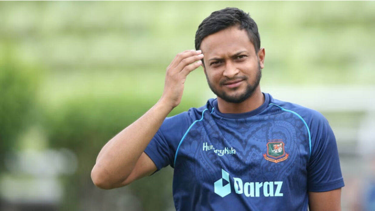 যে কারণে হঠাৎ লন্ডন যাচ্ছেন সাকিব