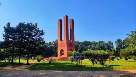 জাবিতে বান্ধবীসহ ছিনতাইয়ের শিকার ঢাবি শিক্ষার্থী 
