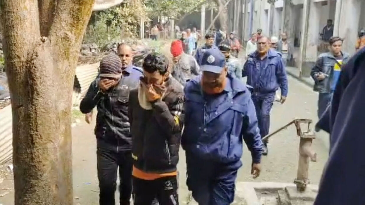 স্কুলছাত্রীকে সংঘবদ্ধ ধর্ষণ, ৫ জনের ১০ বছরের আটকাদেশ