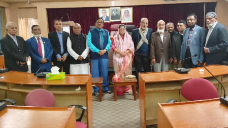 চবি ভিসির সাথে চট্টগ্রামের ৮ মুক্তিযোদ্ধার সাক্ষাৎ