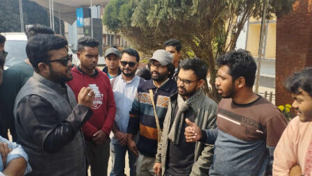 জাবিতে ধর্ষণকাণ্ডের প্রতিবাদে রাবিতে বিক্ষোভ মিছিলে ছাত্রলীগের বাঁধা