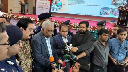 মিয়ানমার থেকে আর কাউকে ঢুকতে দেওয়া হবে না: স্বরাষ্ট্রমন্ত্রী