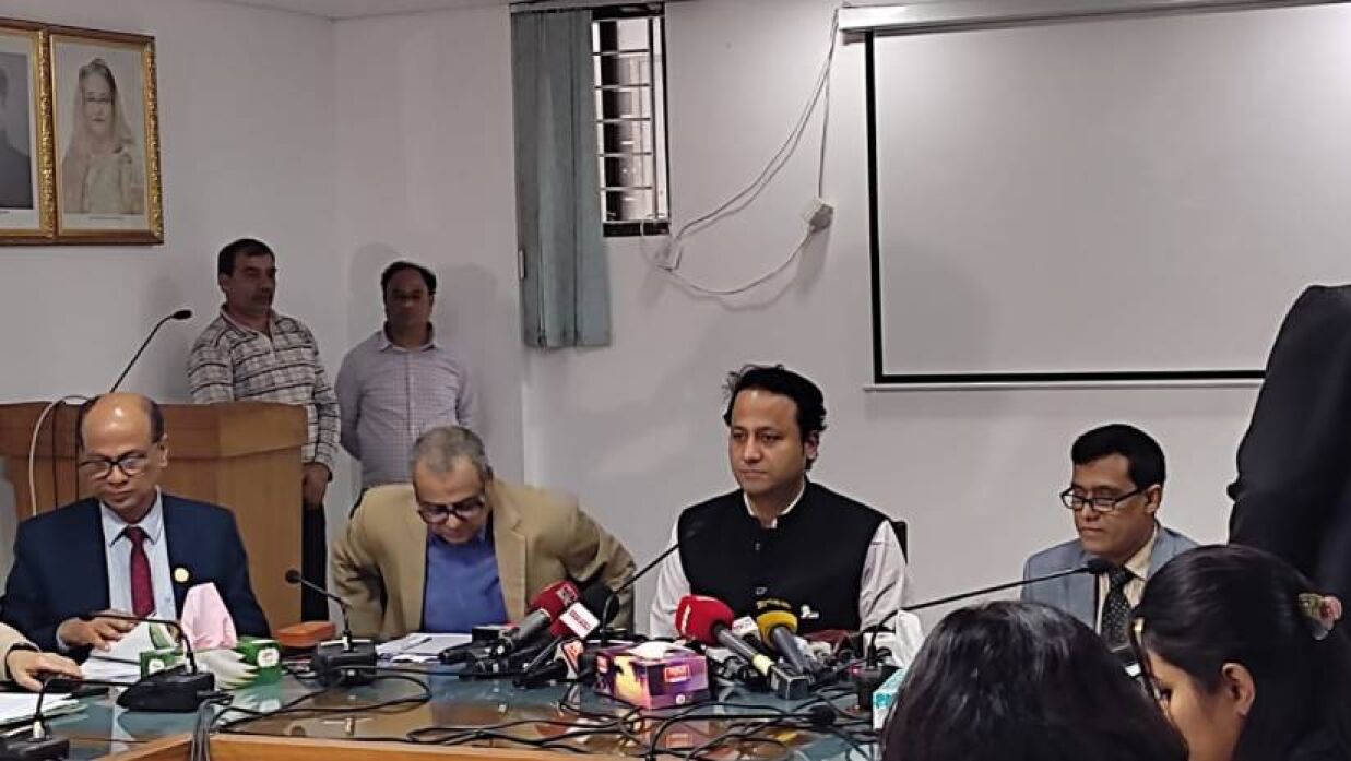 রাতে মাইক বাজিয়ে ধর্মীয়-সাংস্কৃতিক অনুষ্ঠান বন্ধের অনুরোধ শিক্ষামন্ত্রীর