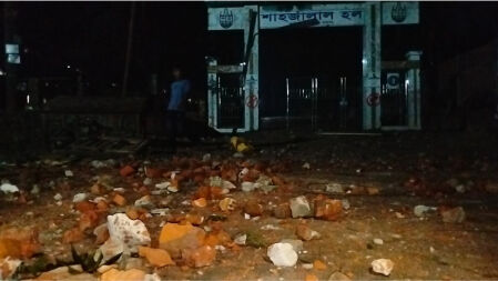 ছাত্রলীগের সংঘর্ষে রণক্ষেত্র চবি ক্যাম্পাস