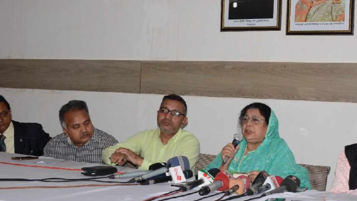 শিক্ষক সমিতির কর্মকাণ্ড তাদের নিজেদের ভাবমূর্তিকেই প্রশ্নবিদ্ধ করেছে: চবি উপাচার্য 