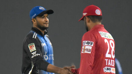 ট্রফি জয়ের পর দ্বন্দ্ব ভুলে সাকিবের প্রশংসায় তামিম