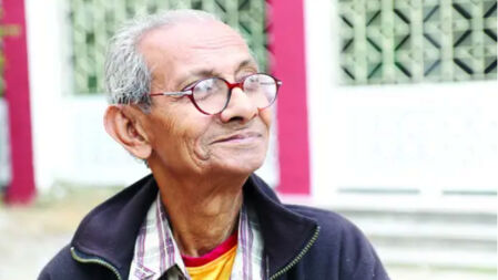 অথচ দেখেন ৮৩ বছর বয়সী এই মানুষটাকে রাষ্ট্র চিনতেই পারেনি
