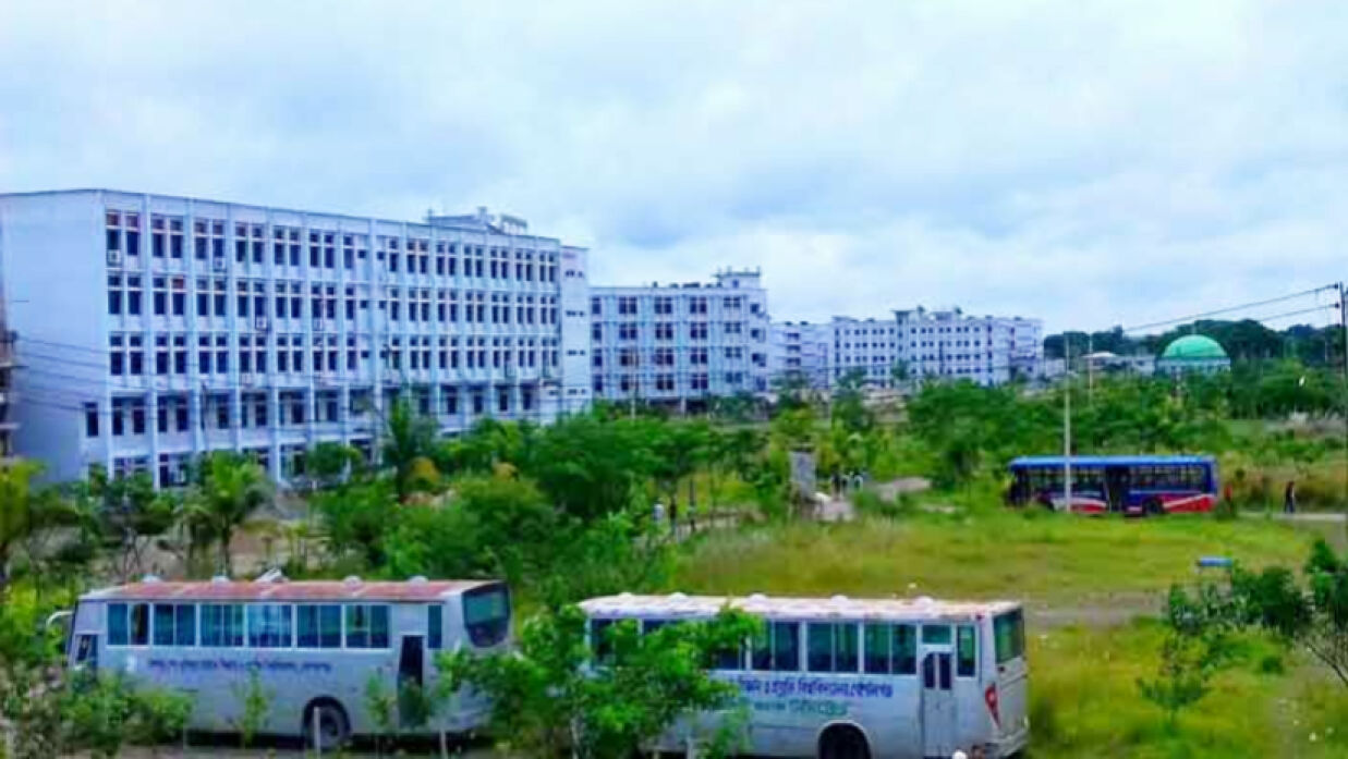 বিশ্ববিদ্যালয়ের ৩১৪ শিক্ষকের ১১০ জনই শিক্ষা ছুটিতে