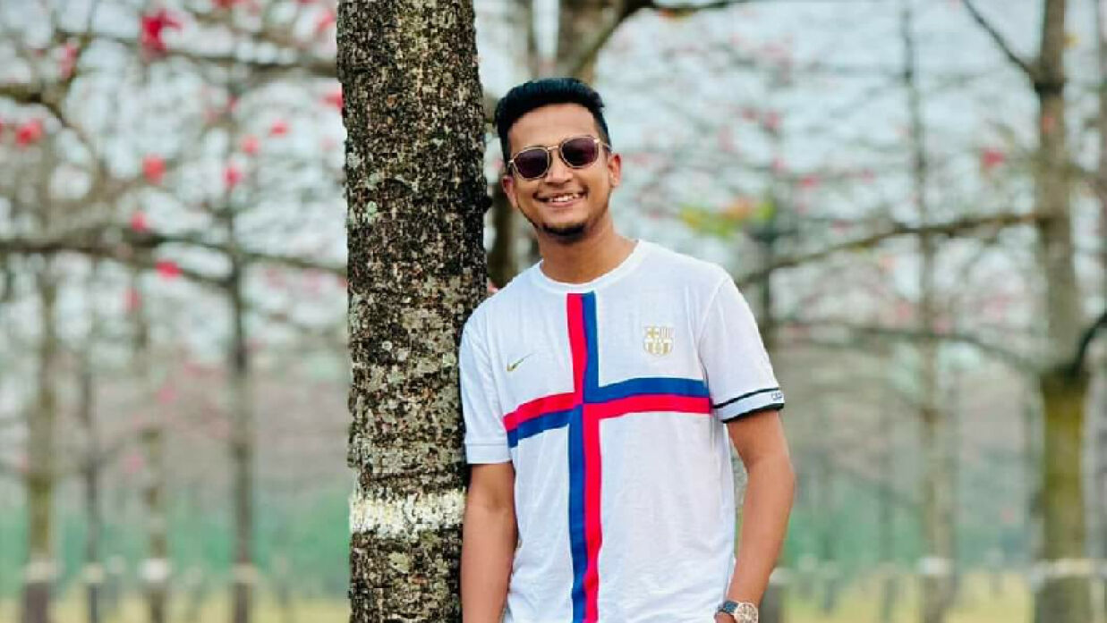 বই বিক্রির অর্থ মসজিদ নির্মাণে দিলেন সঙ্গীতশিল্পী তাশরিফ