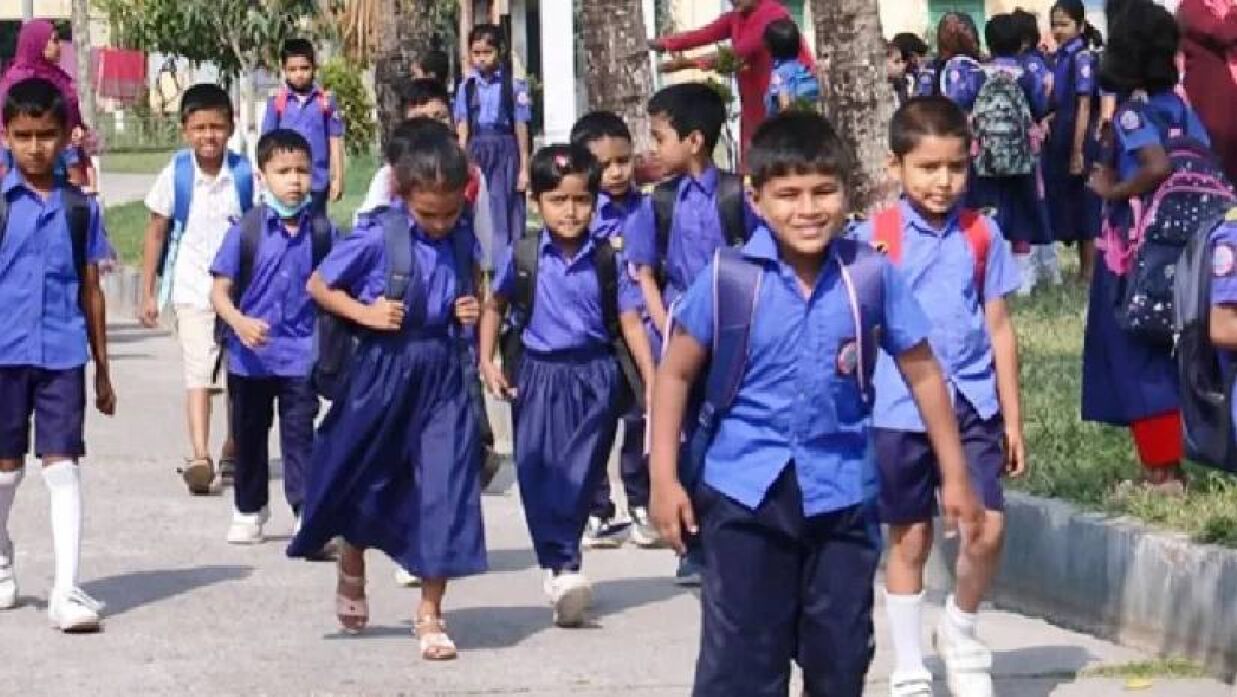 মঙ্গলবার প্রাথমিক ও মাধ্যমিক স্কুল বন্ধ?