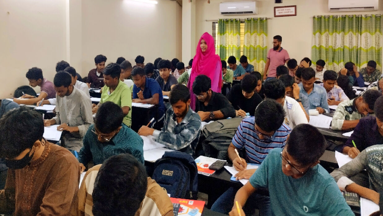 এইচএসসি পরীক্ষার্থীদের জন্য উদ্ভাসের আয়োজন “এইচএসসি ২০২৪ মডেল টেস্ট”